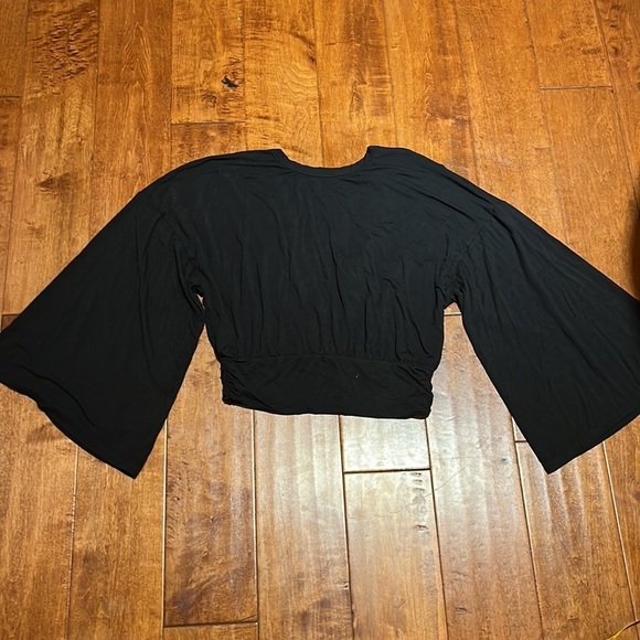 LULU'S Turn of Events Black Reversible Long Sleeves 
Crop Size S - Picture 7 of 12